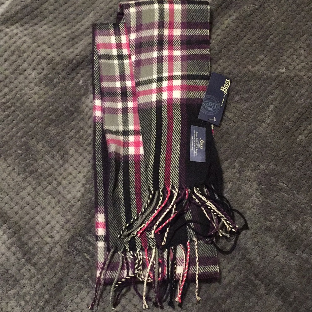 Bass plaid NWT scarf